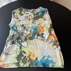 Chico 3/4 sleeve (no iron) blouse, v- neck  - floral- size medium​​​